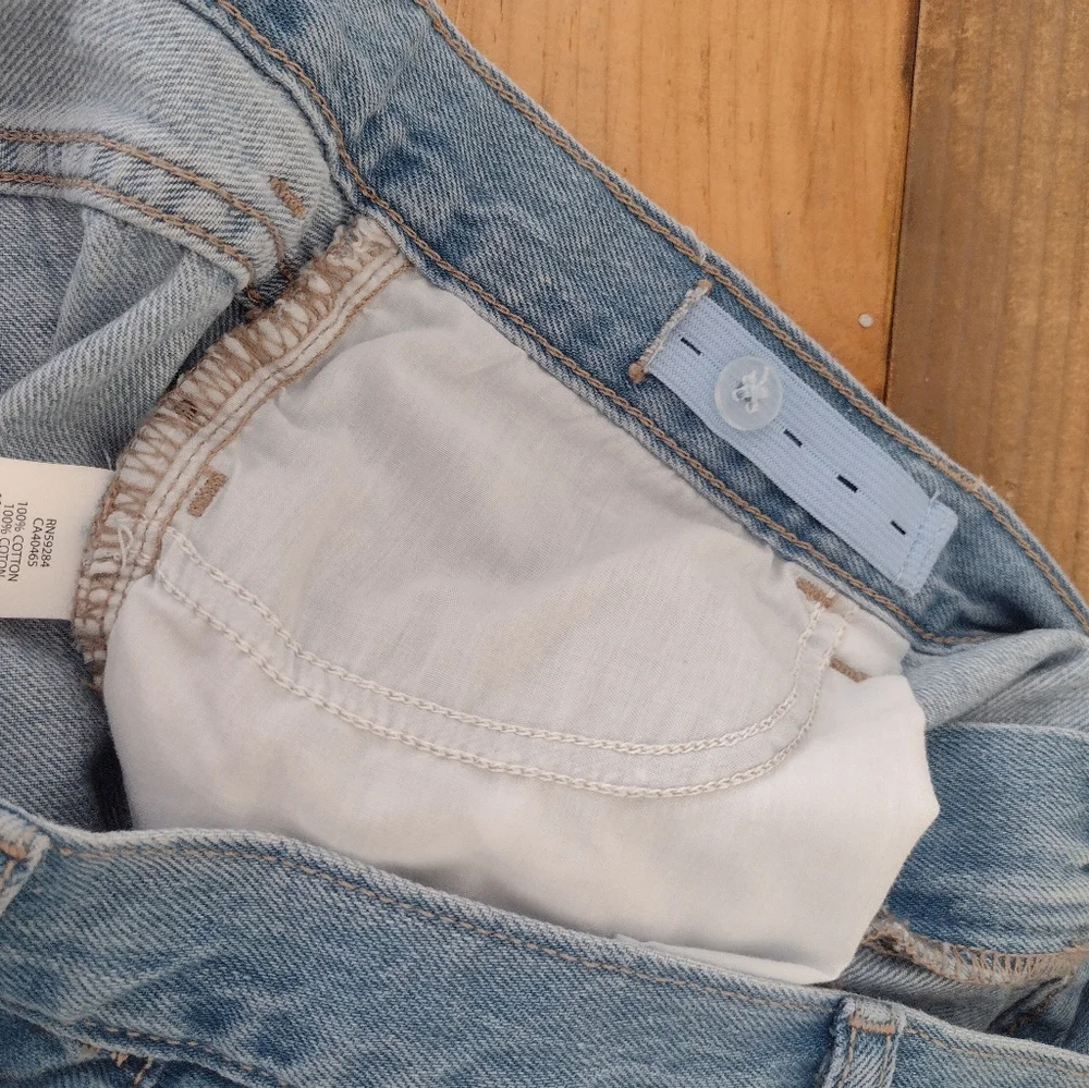 The Children's Place Distressed Midi Mi-Long Shorts NWT Size 16 Peyton Wash